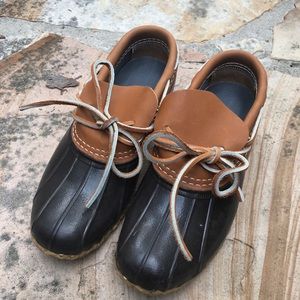 LL BEAN Low Duck Boot.  Brown.  Size 5.
